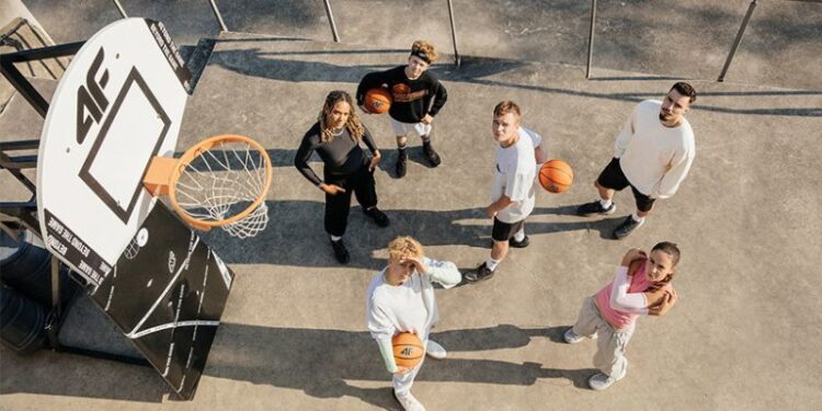 Sportowy styl i nowoczesna technologia w 4F