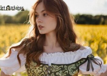 Scarlet Darkness: How to Build a Unique Gothic and Renaissance-Inspired Wardrobe